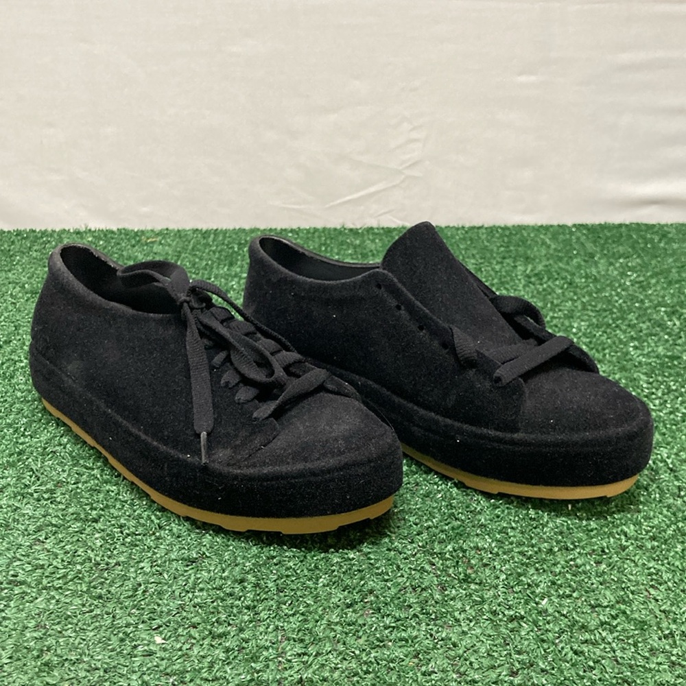 New Melissa Black Suede Shoes women’s size 6 (OKPM-07-213)